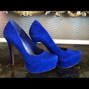 Jessica Simpson blue faux suede platform pumps